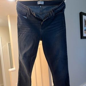 Soloblue dark denim skinny jeans.